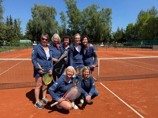 Teamfoto von Damen 50